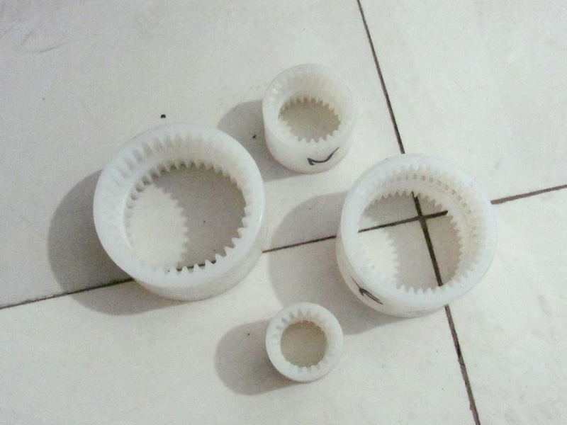 尼龍塑料件飛邊的原因有哪些?